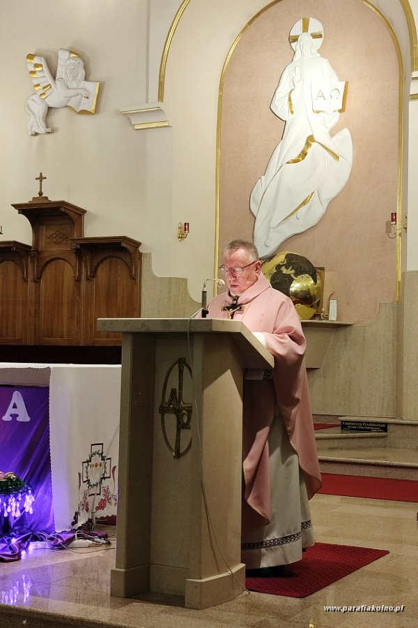 10 Niedziela - msza poranna.jpg